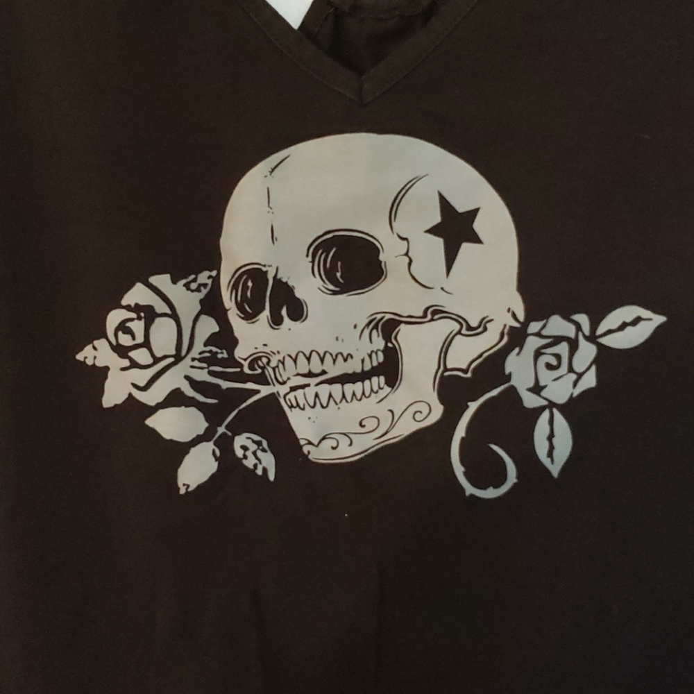 Venus razor back skull tank top